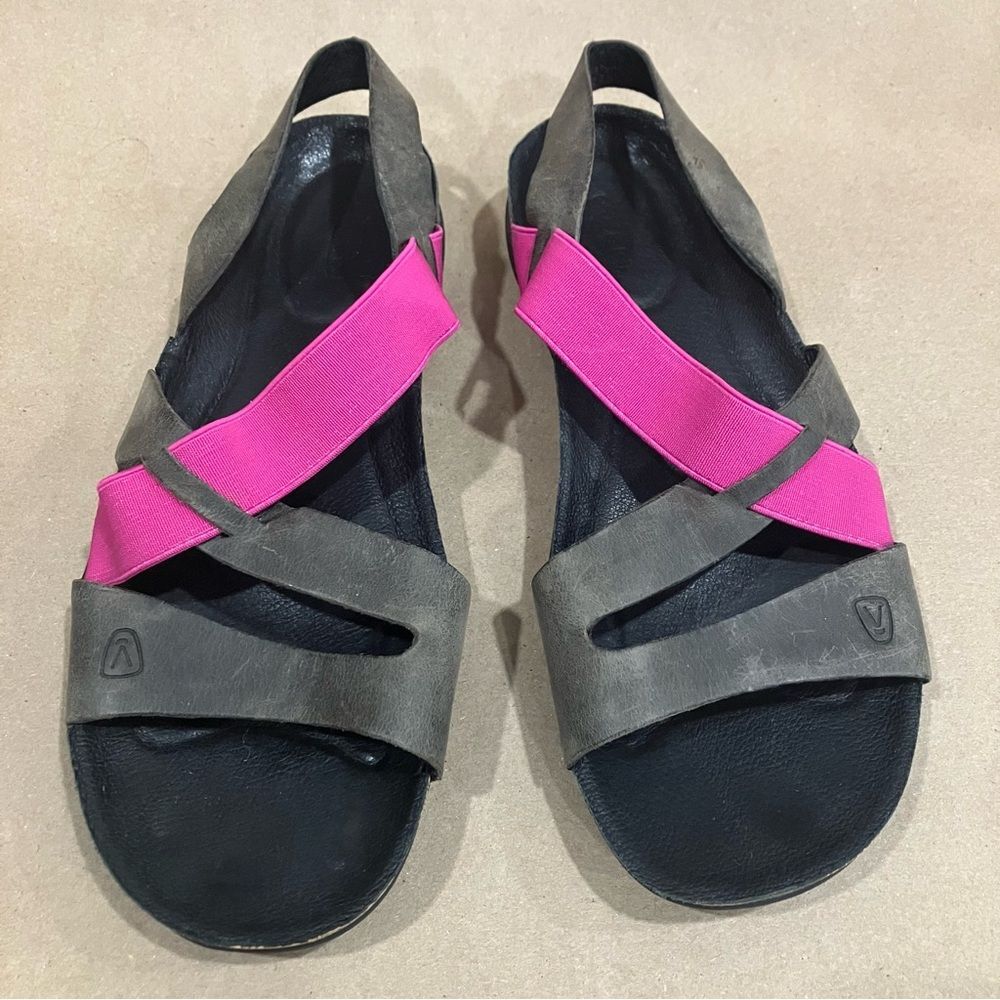 KEEN Women's Pink Dauntless Strappy Sandal size 7.5